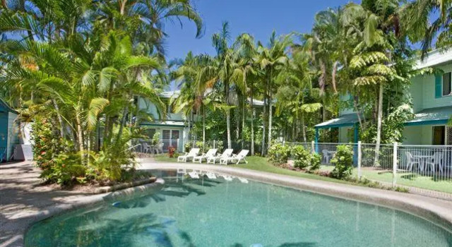 Коттедж Coco Bay Resort