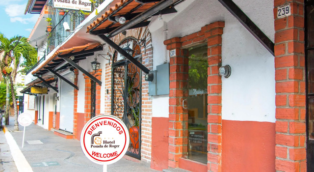 Hotel Posada De Roger - Near Los Muertos Beach, Забронировать Отель Пуэрто-Вальярта Халиско