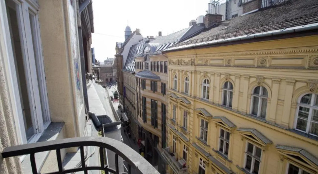 Апартаменты Chic & Charm Apartment