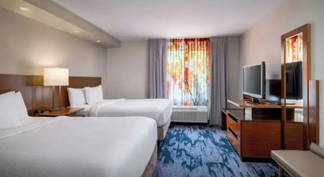 Четырёхместный номер Standard Fairfield Inn & Suites by Marriott Aiken
