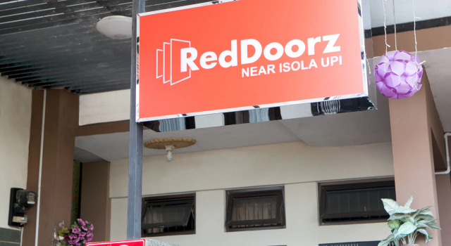 RedDoorz Plus near Isola UPI