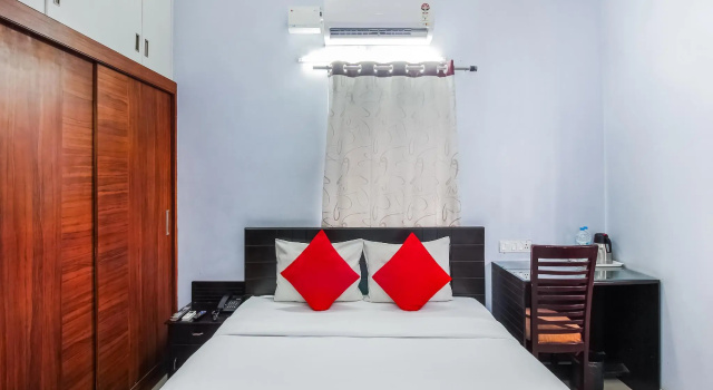 OYO 14500 Hotel Yesmark Gachibowli, Забронировать Отель Гачибоули Хайдарабад