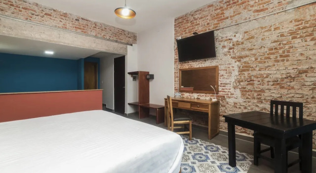 Люкс Grand с балконом Hotel Meson del Barrio
