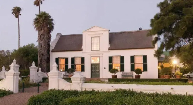 Courtyard Cape Town, Забронировать Отель Отели Cape Peninsula с бассейном, Бассейн