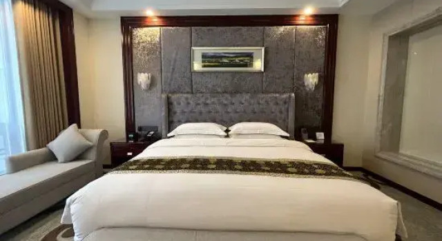 Люкс Business Baiyunbian Hotel