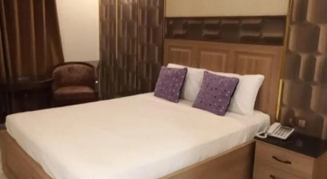 1 Bedroom Deluxe Double room with city view Sarawan Hotel