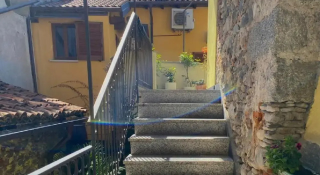 Marcello Apartment in the Centre of Verbania With, Забронировать Апартаменты/квартира Отели Вербания с парковкой, рядом с Ботанические сады Виллы Таранто, Парковка