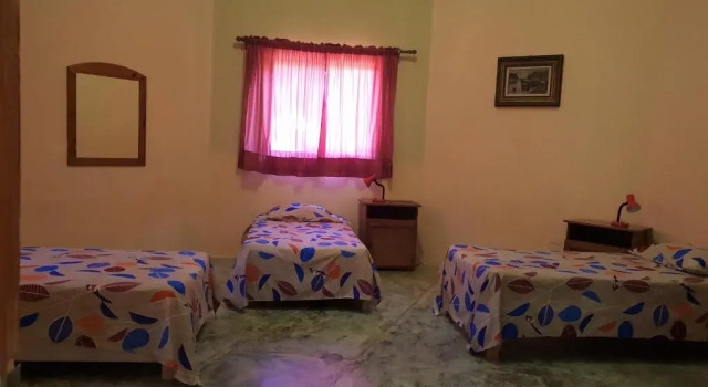 Кровать в общем номере Gipsy Ranch Rooms