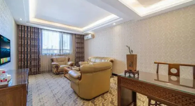 Люкс Deluxe Orient Caesar Holiday Inn