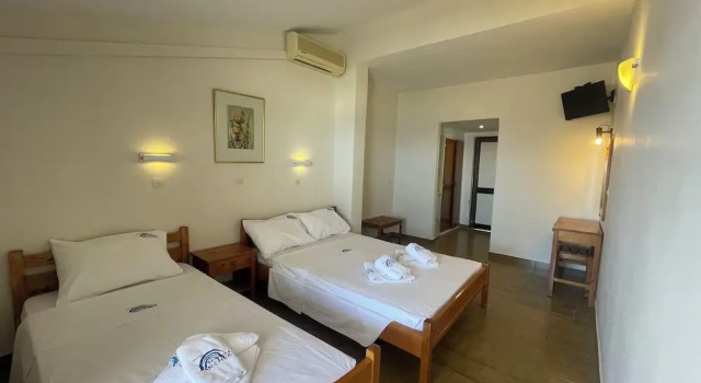Трёхместный семейный номер Standard с балконом и с видом на море Benitses Arches Hotel