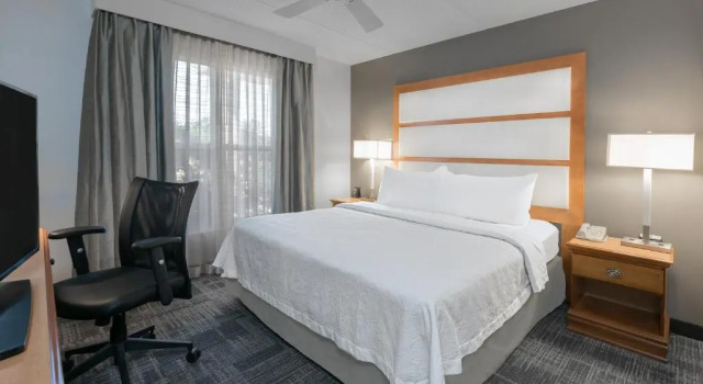 Люкс NONSMOKING с 2 комнатами Homewood Suites Phoenix-Metro Center Hotel
