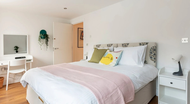 Child & pet friendly | Parking