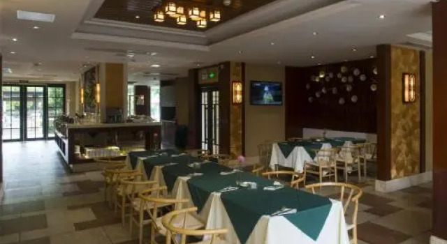 Zhongshan Jiayue Holiday Hotel, Boek Hotel Hotels in Guangdong met parkeren, Parkeren