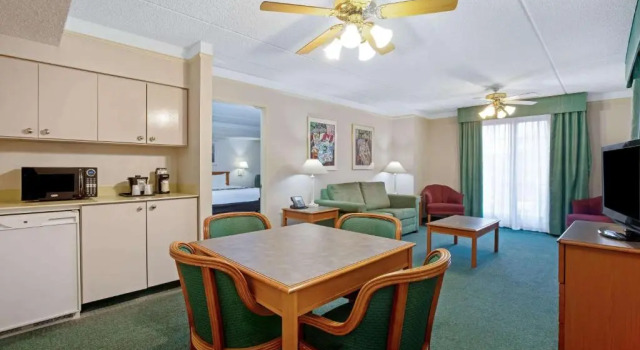 Люкс La Quinta Inn by Wyndham Stockton