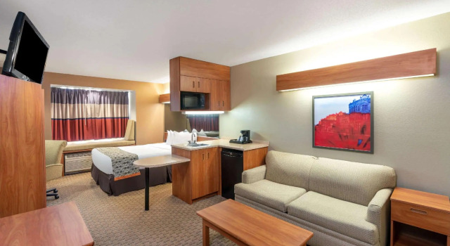 Двухместный номер Standard Microtel Inn & Suites