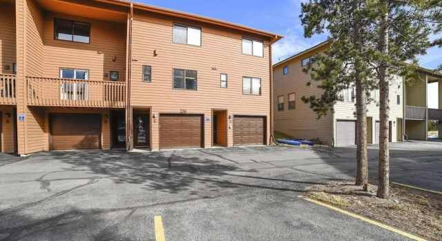 Lagoon 736d 2 Bedroom Townhouse by RedAwning