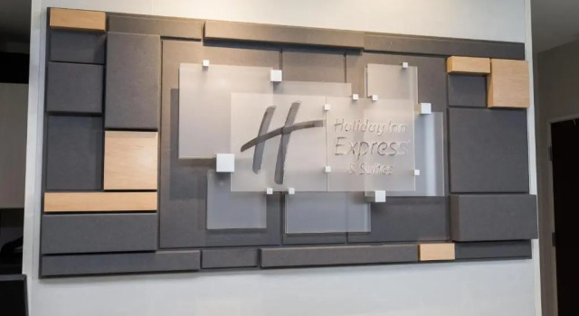 Run of House Holiday Inn Express Hotel & Suites Clinton by IHG