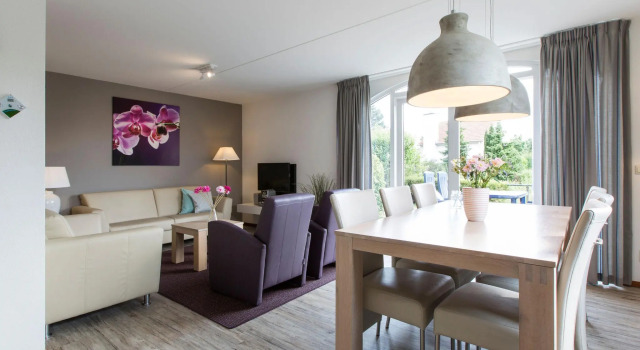 Luxurious villa with washer and dishwasher, in a green area, Prenota Villa Hotel a Limburgo con parcheggio, Parcheggio
