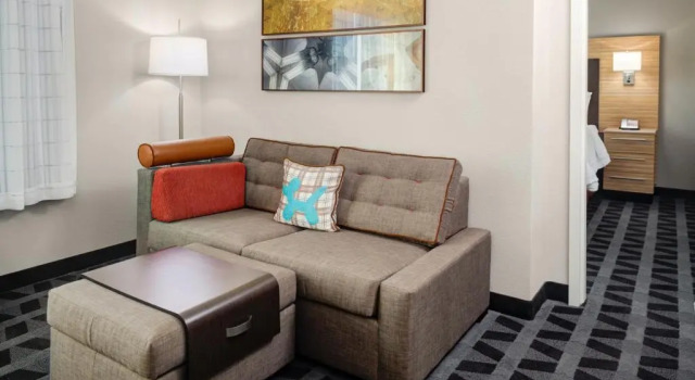 Люкс TownePlace Suites by MarriottDetroit Canton