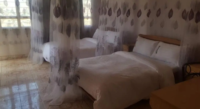 Standardowy dwuosobowy pokój Esstana Hotel