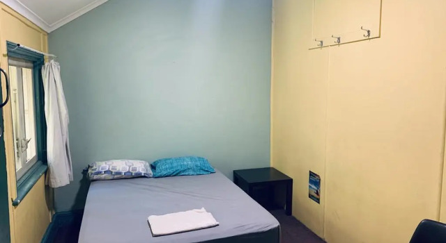 Yellow Submarine Backpackers, Забронировать Отель Брисбен Brisbane Region, рядом с Паромный терминал South Bank