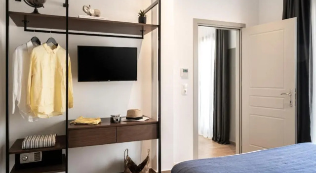 Люкс Play Theatrou Athens a member of Brown Hotels