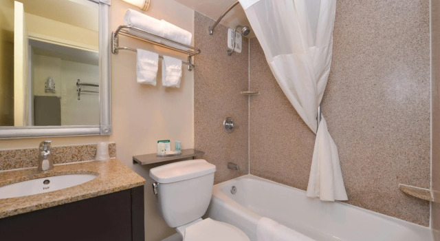 Двухместный номер Standard Quality Inn & Suites Montebello - Los Angeles