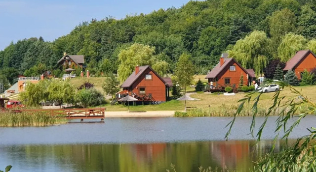 Wodny Świat, Varaa Hotelli  