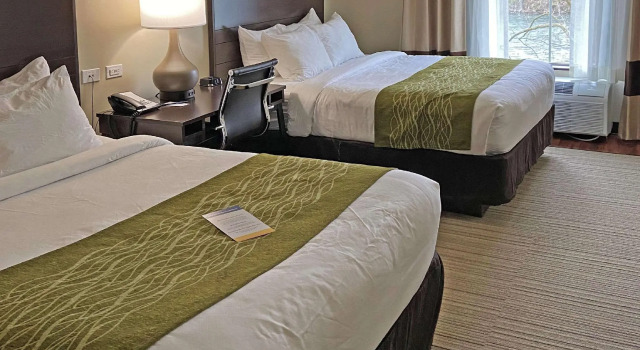 Четырёхместный номер Standard Comfort Inn Connellsville Riverview