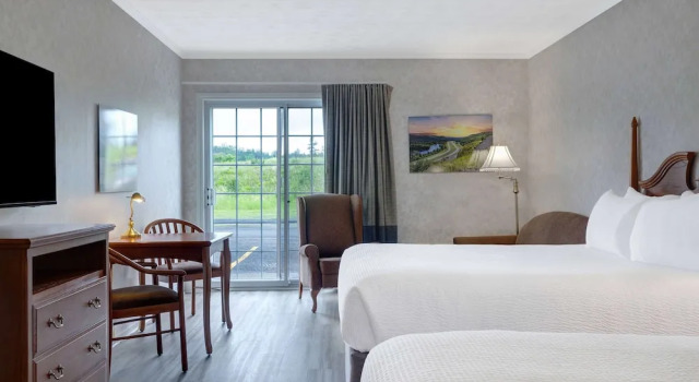 Номер Standard Days Inn by Wyndham Edmundston