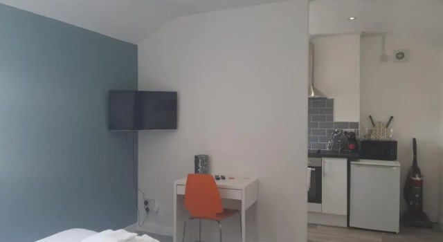 Cozy Crib - 1 Bed Studio, Забронировать Отель Суонси Полуостров Гоуэр, рядом с Замок Лухур