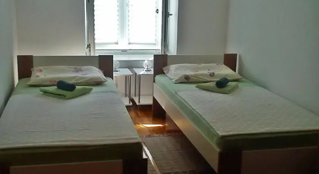 Hostel XXS