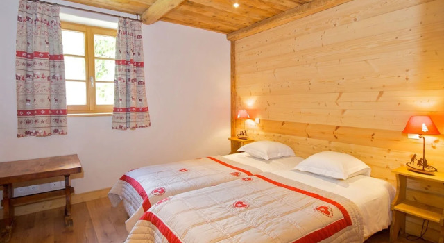 Charming Cottage Located in a Small Traditional Mountain Village, Забронировать Дом для отпуска Виллы Овернь-Рона-Альпы, Вилла