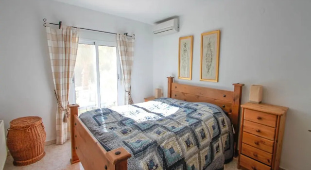 Sola - pretty holiday property with garden and private pool in Benissa