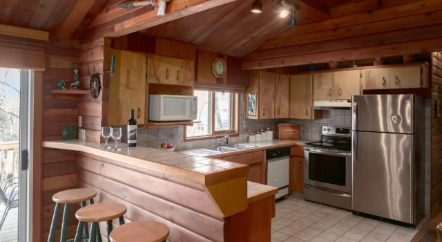 Коттедж Creekside Cabin