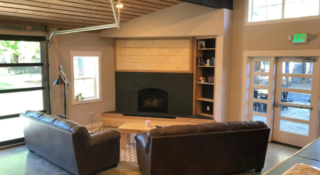 Eastside Guesthouse and Bivy, Buchen Sie Pension Bishop Eastern Sierra