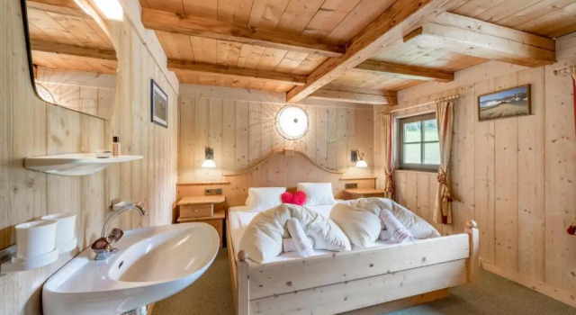 Landhaus Im Gruene, Rezerwuj Dom wakacyjny Hotele w Tyrol z parkingiem, Parking