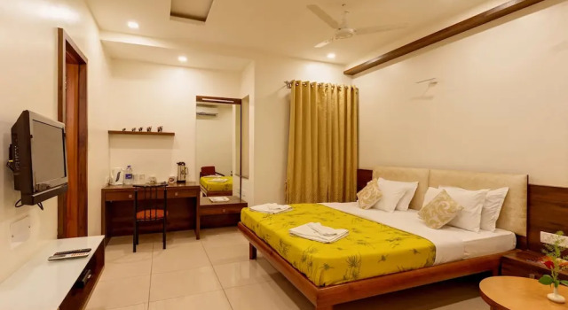 Двухместный номер Deluxe Hotel Woodland Kolhapur