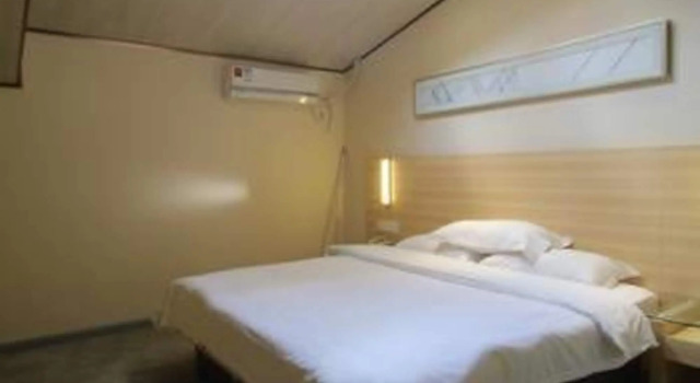 Super 8 Hotel, Varaa Hotelli Songjiang Shanghai