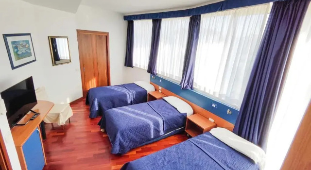 Трёхместный номер Standard Hotel allOasi