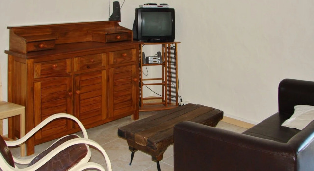 House With 2 Bedrooms in Agnac, With Pool Access and Enclosed Garden, Book Hotel Hoteller i Agnac med parkering, Parkering