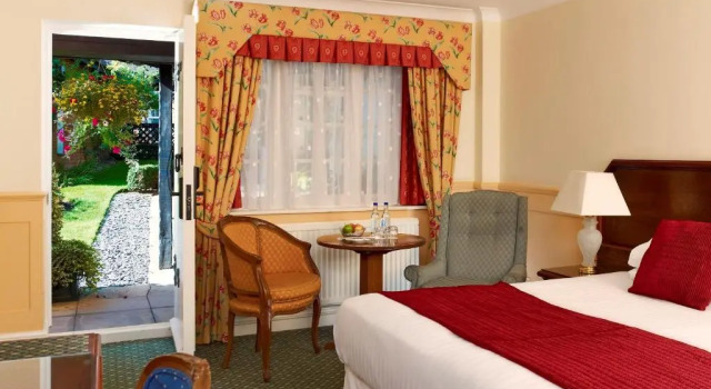 Двухместный номер Standard с видом на сад Marygreen Manor
