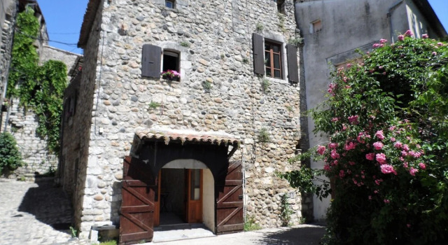 Gîte Lanas, Réserver Maison de vacances Lanas Ardèche