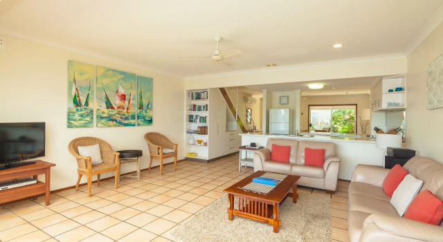 Noosa Entrance Waterfront Resort, Book Resort Hotels in Noosa with a Pool, Swimming Pool