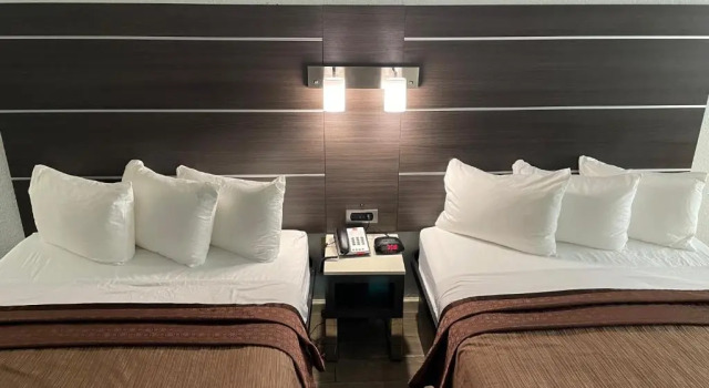 Четырёхместный номер Standard Econo Lodge Inn & Suites Near Lackland AFB