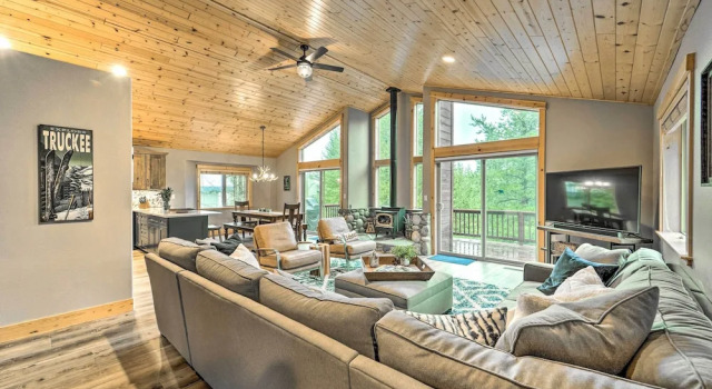 Bikes, Grill & Views: Luxe Truckee Cabin!