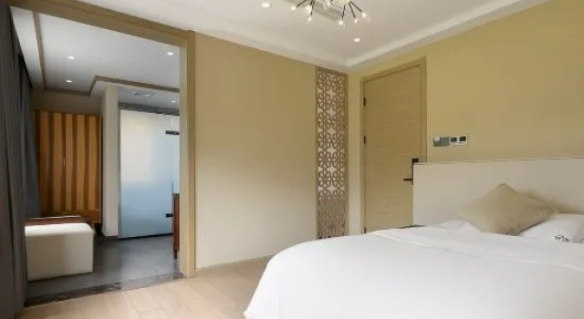 Люкс Qianyu·ZELIN  Starry Sky Beauty Accommodation (Anji Yunshang Grassland)