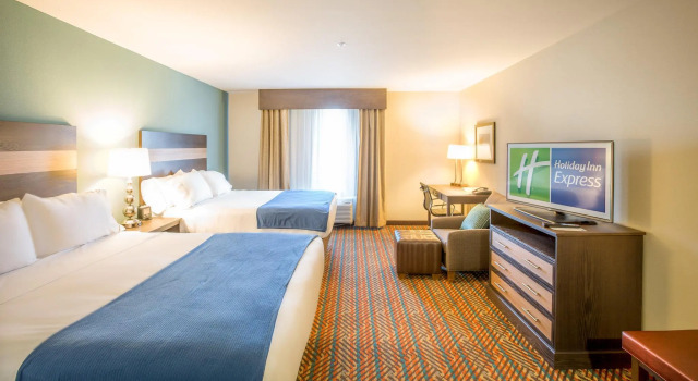 Четырёхместный номер Standard Holiday Inn Express Wichita South by IHG