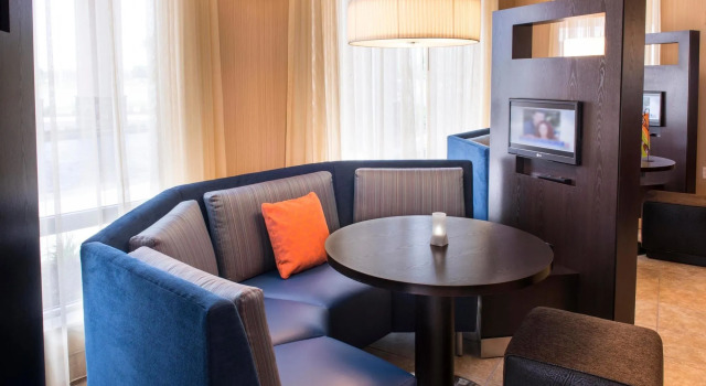 Courtyard by Marriott Evansville East, Boek Hotel Hotels in Indiana met ontbijt, Ontbijt