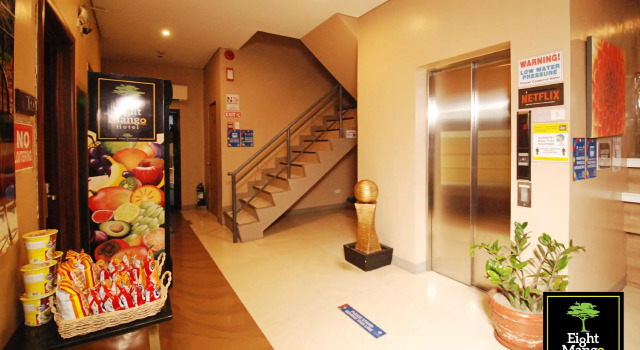 8 Mango Hotel